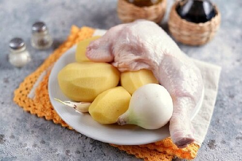 Сколько запекать курицу с картошкой в духовке