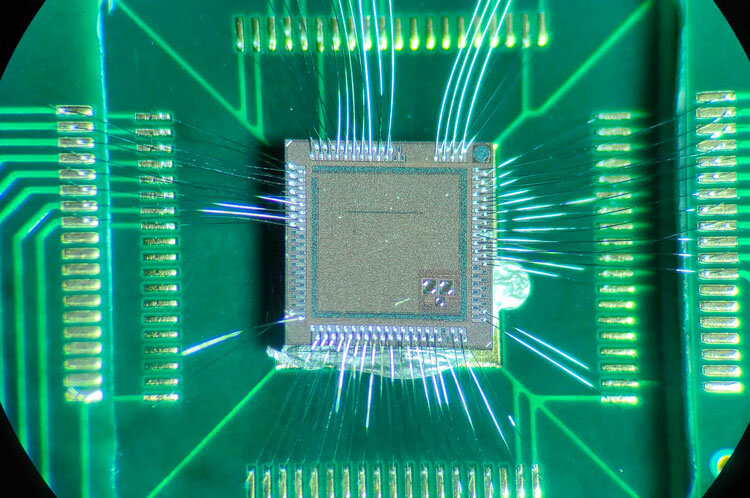  📷    Квантовый чип Bloomsbury. Источник изображения: