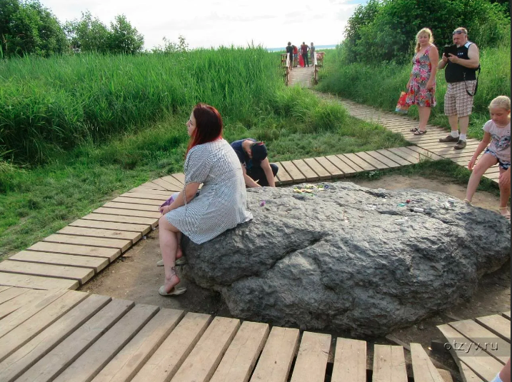 Фото из открытых источников. Синь-камень на Плещеевом озере