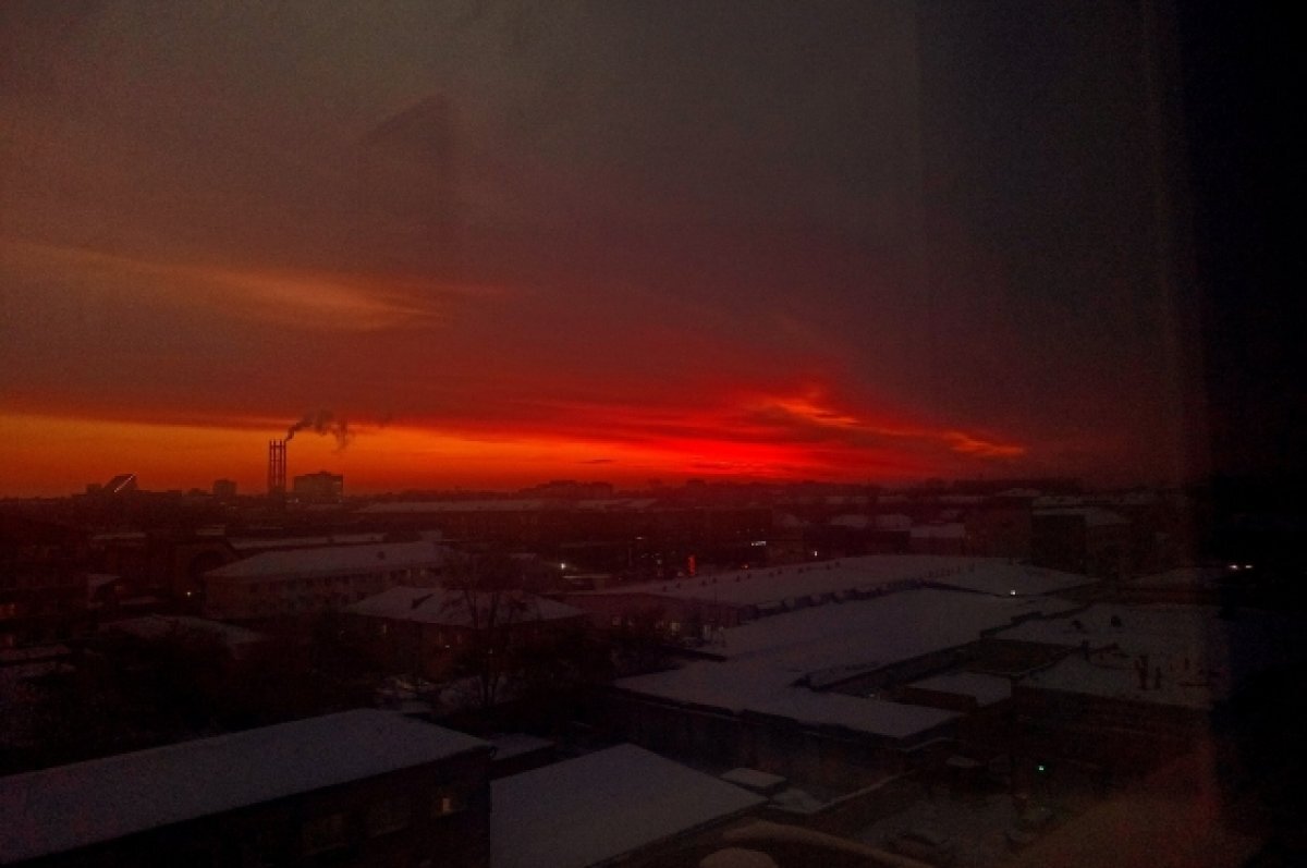    Боже, как красиво: жители Томска увидели огненный закат