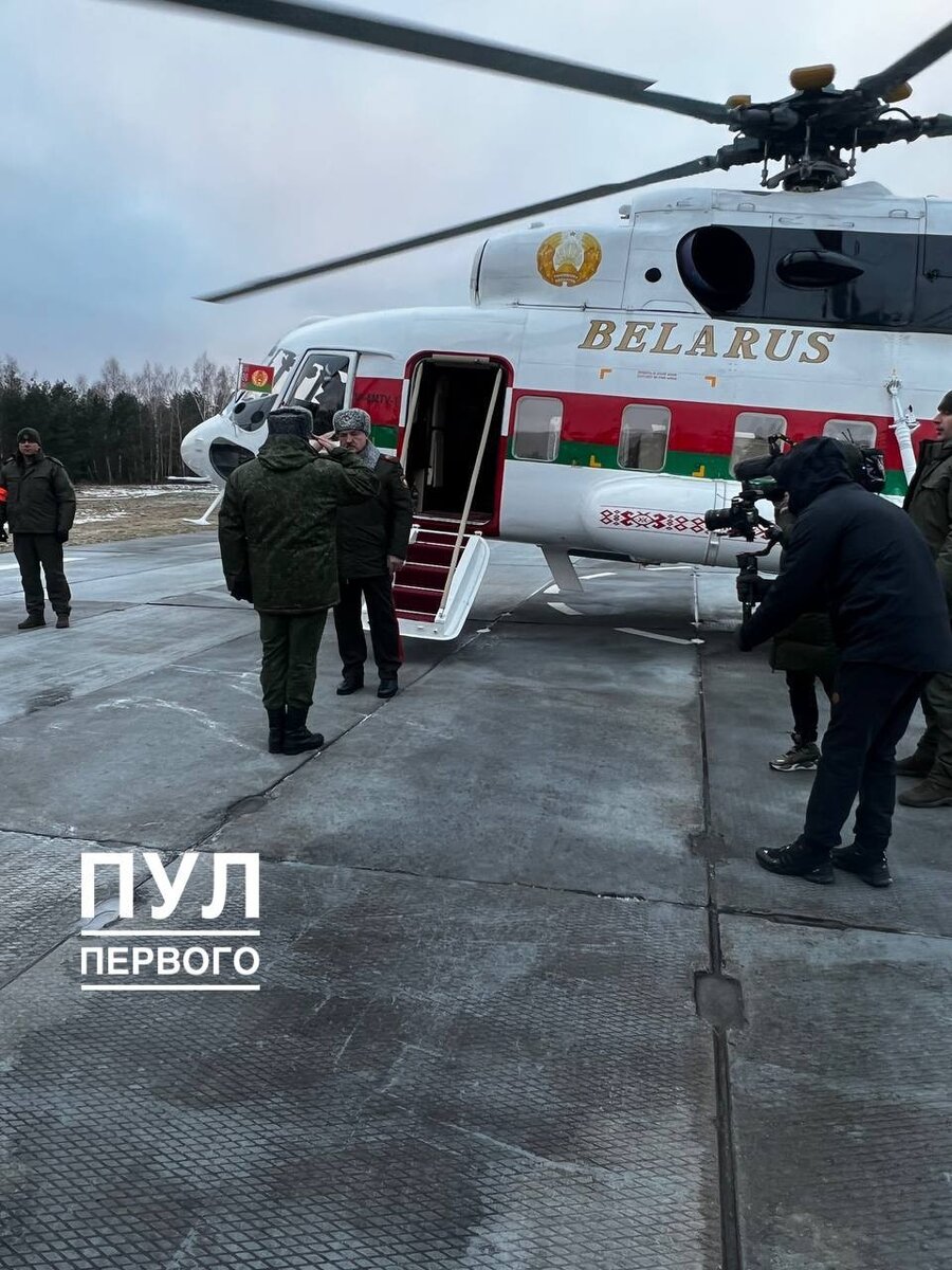     Лукашенко приехал на Обуз-Лесновский полигон под Барановичами 6 января. Фото: телеграм-канал «Пул Первого».