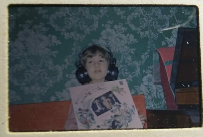 Я с пластинкой "Происшествие в стране Мульти-Пульти" Слайд 1984 года.