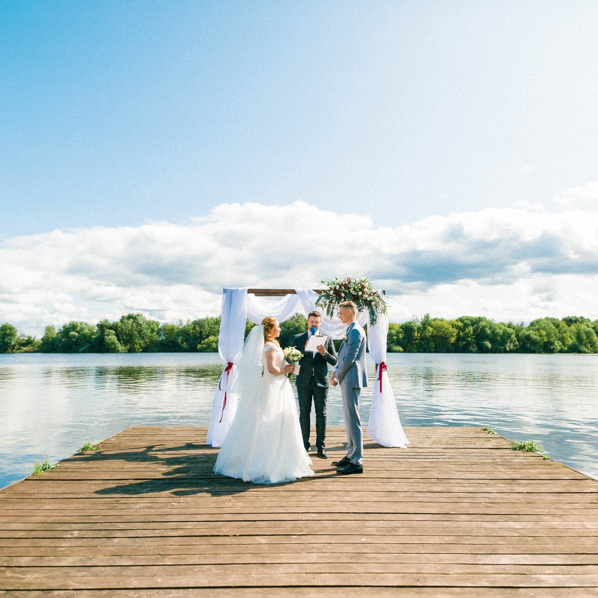 Пирс загородного клуба "Капитан". Выездная церемония.