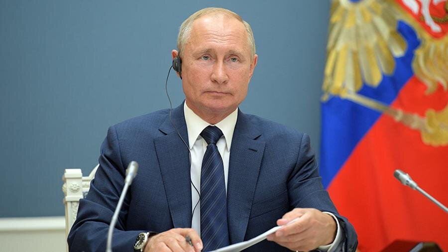 В.В.Путин на видео-конференции.