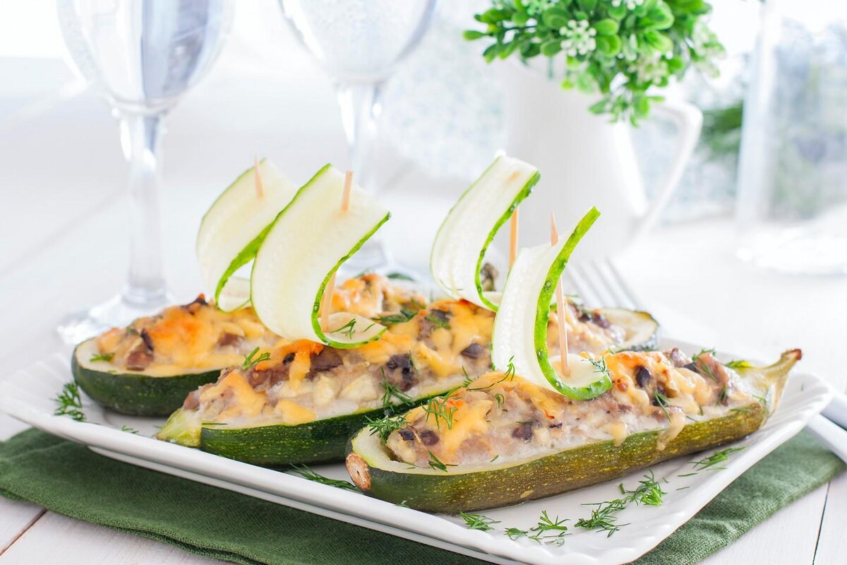 Фаршированные кабачки цукини