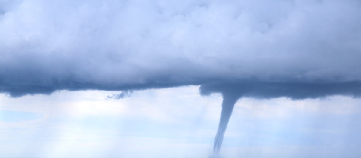 Смерч у побережья Черного моря