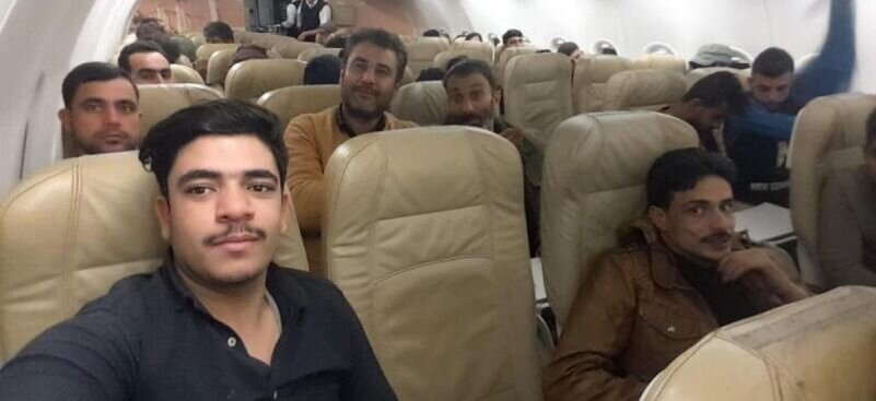 сирийские бармалеи на борту самолета, летят в Ливию