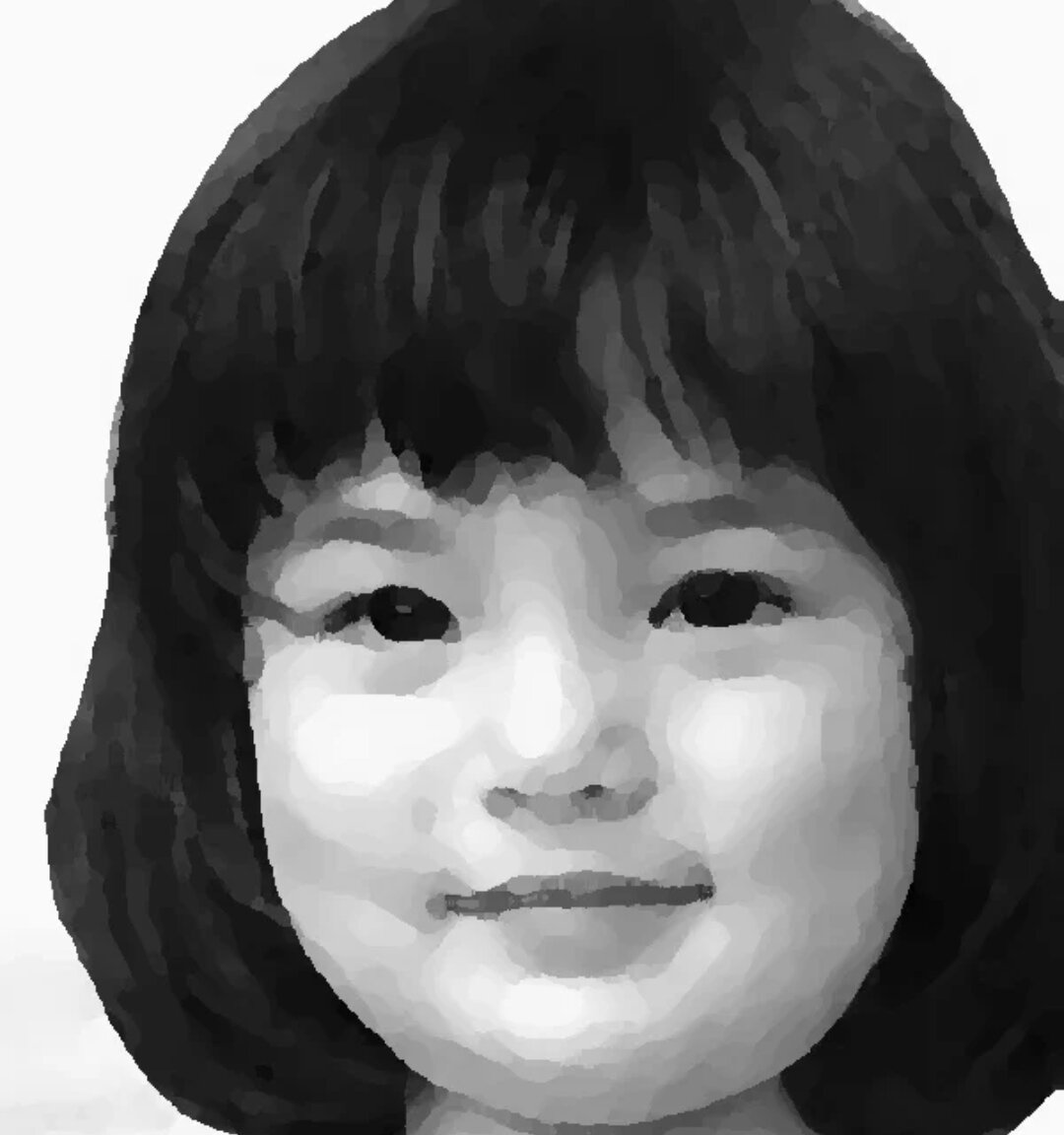 А вот, собственно, и виновница. Наша обжорка Айше Виктория, 3,7 года. Ребёнок с аппетитом.