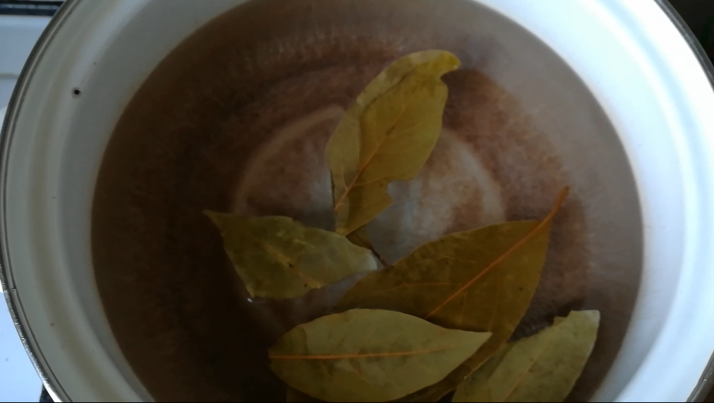 лавровые листья