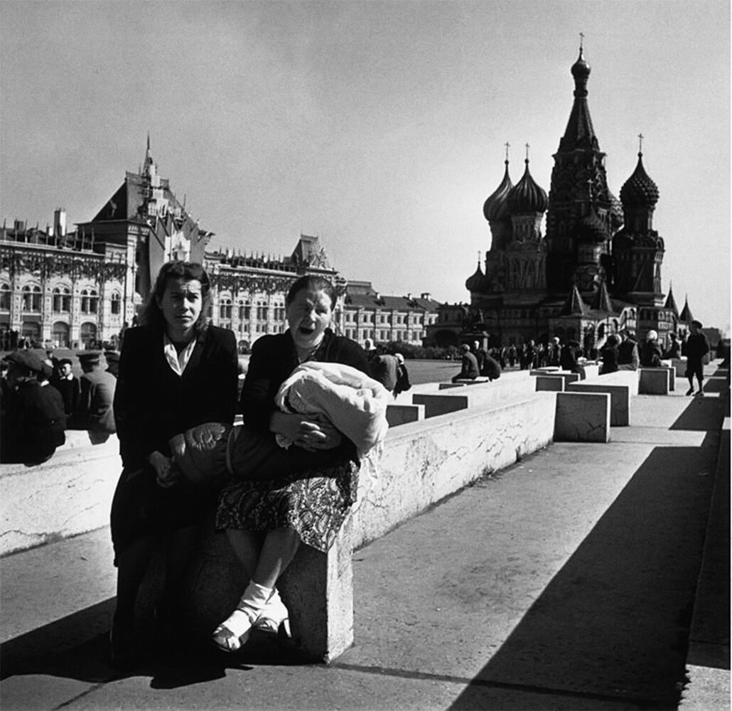 Москва 1947 год, Фотографии Роберта Капы. Источник: Яндекс картинки.
