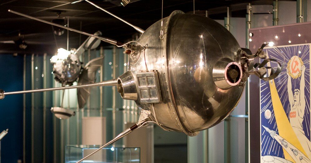 Первый космический аппарат поднявший человека. Луна-2 автоматическая межпланетная станция. Советская межпланетная станция «Луна-1». Советская автоматическая межпланетная станция "Луна-24". Станция Луна 1 1959.