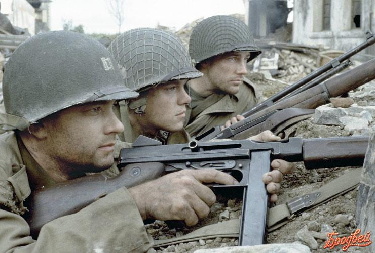 Стивен Спилберг создал интереснейший фильм о войне, который можно назвать шедевром мировой кинематографии. В ленте рассказывается о восьми солдатах, заброшенных в тыл врага и самую гущу военных действий, с одной только миссией, - найти и привезти домой рядового Райана. Райан - один из сыновей многодетной матери, остальные погибли, и правительство хочет вернуть последнего ошарашенной горем женщине. Но это совсем не просто и потребует массы усилий, даже от бывалых солдат. В ролях такие звезды, как Вин Дизель, Том Хэнкс, Метт Дэймон, съемки реалистичные и насыщенные событиями. Вы не пожалеете о просмотре этой ленты, как и миллионы людей по всему миру.