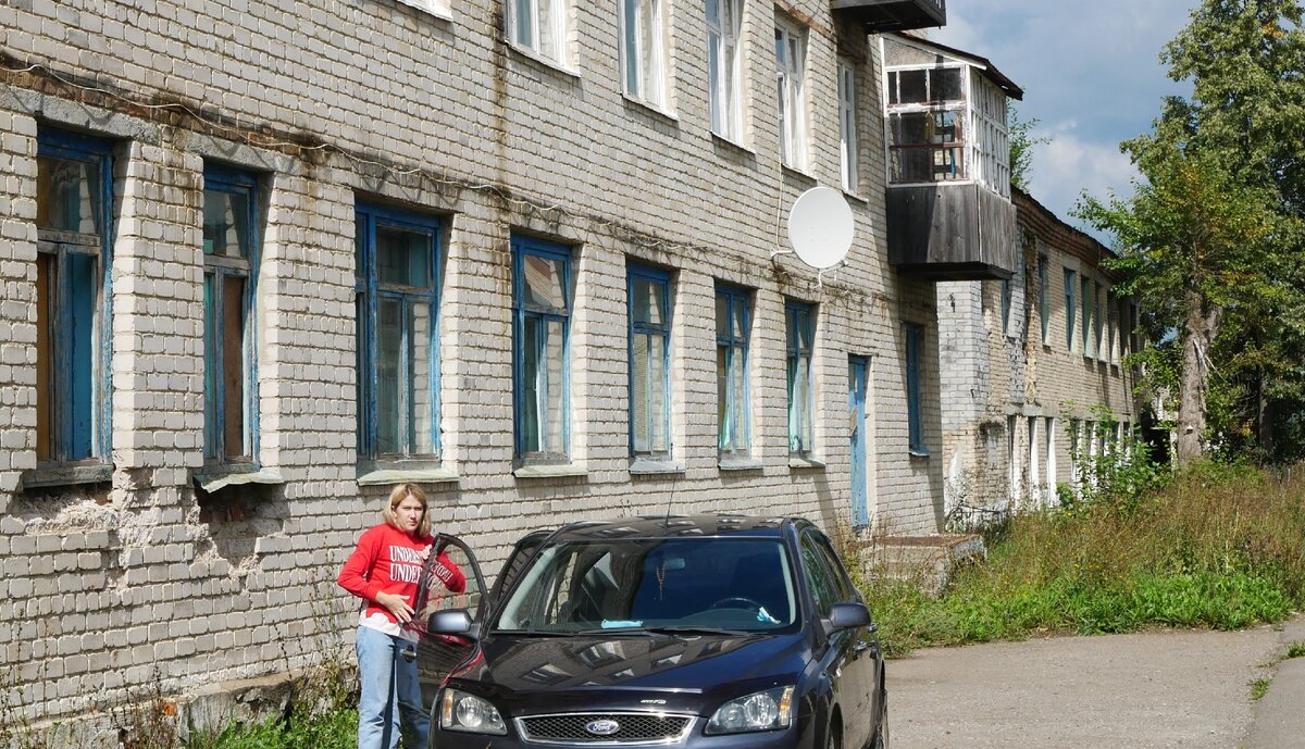 Моя сестра пришла утром к машине и увидела царапины