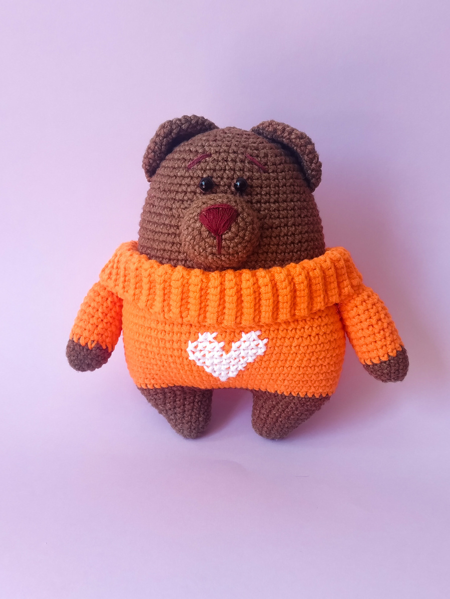 Джек очень любит яркие свитера