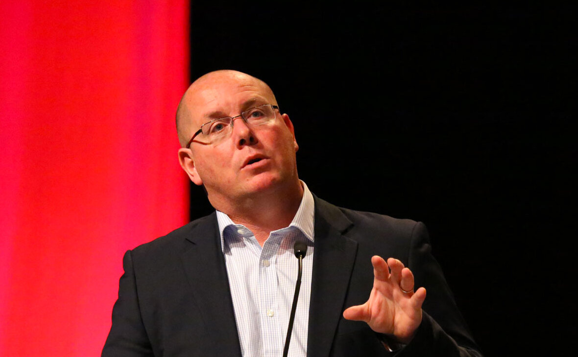 Ник Лисон
Фото из открытых источников.