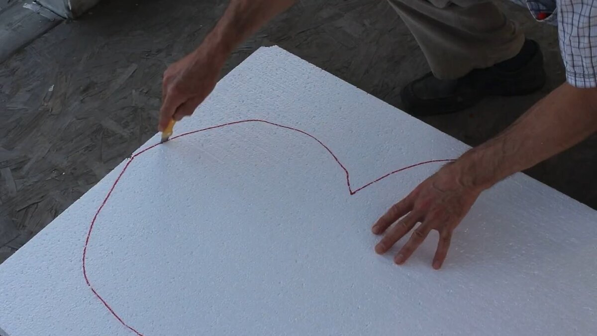 Делаем садовый водопад из пенопласта и цемента.