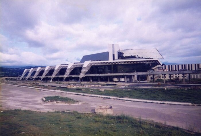 Начало 2000-х, заброшенный аэродром
