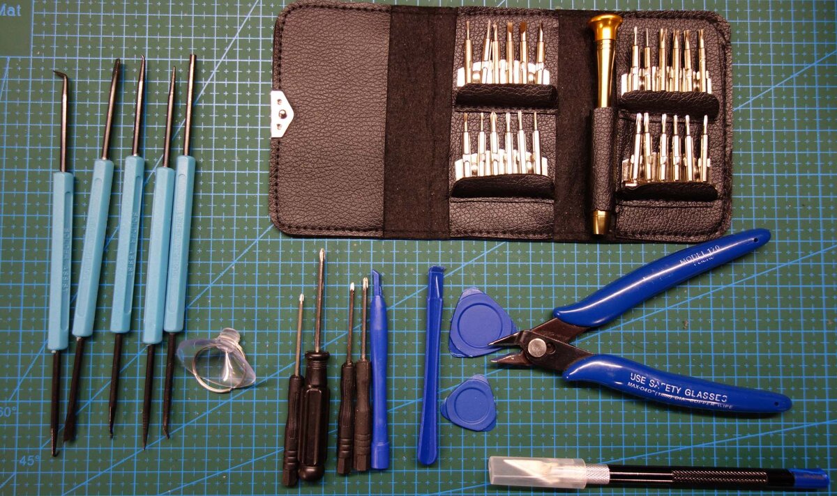 Наборы инструментов для ремонта электроники