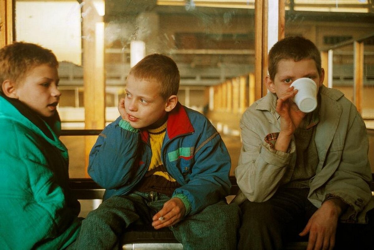 Россия и люди 90-х на снимках французского фотографа Лизы Сарфати