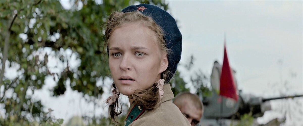 Будет несколько мелодрам. Но это не «Перл Харбор», тут все жестче. 
Кадр из к/ф «Подольские курсанты».