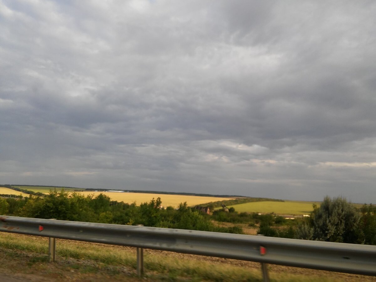                    Вот такая красота по пути. Фото автора