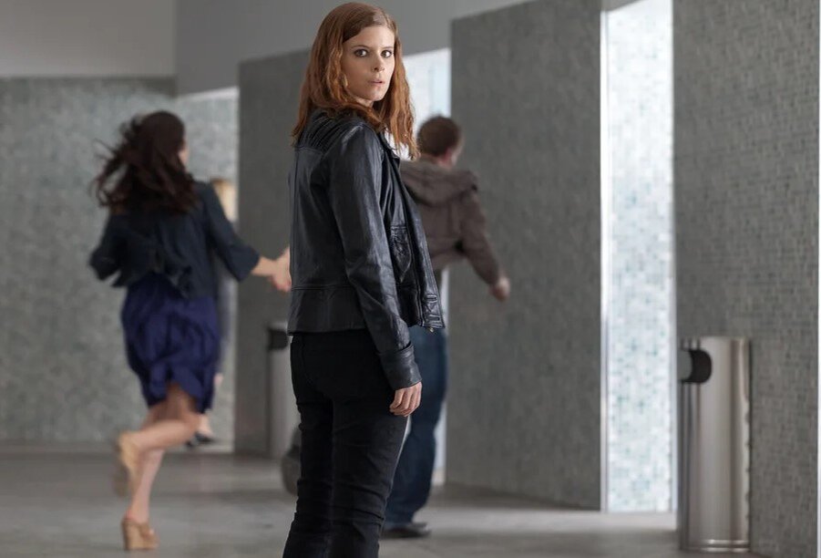 Кадр из фильма "Превосходство". Изображение взято из свободных источников