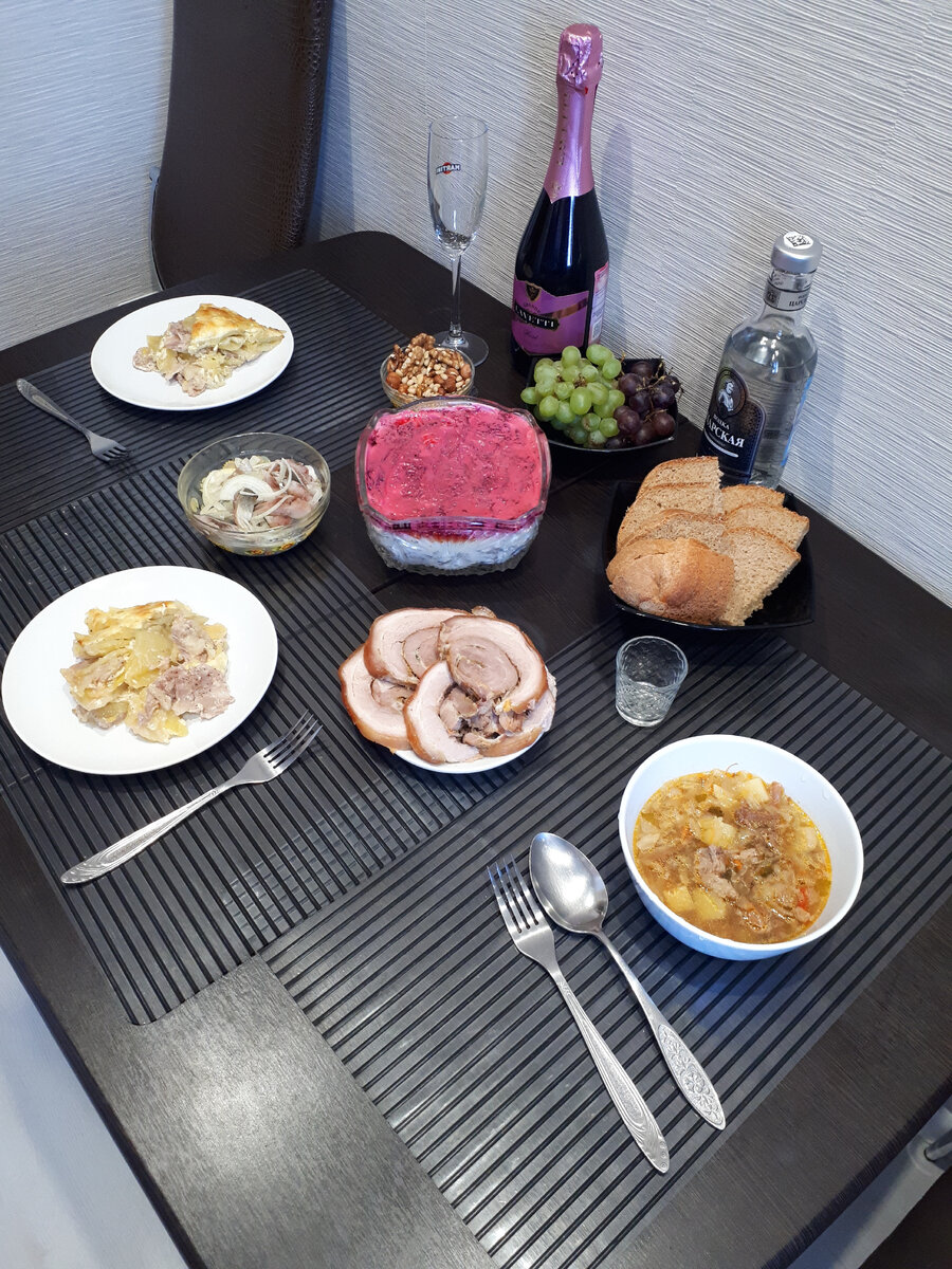 Муж поел сначала суп , который для него сварила дочь 🙂