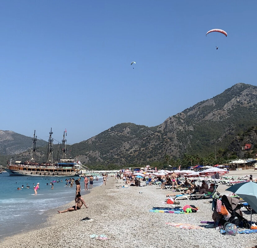 Главный пляж поселка Олюдениз 