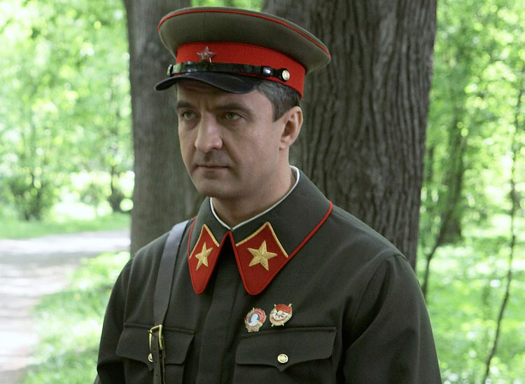 Многим телезрителям актёр запомнился в роли маршала Тухачевского