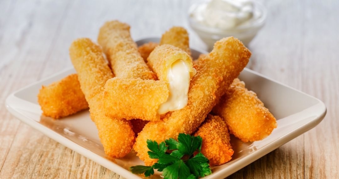 Домашние сырные палочки