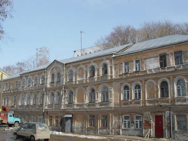 Враги недавно лишили город и этого красавца