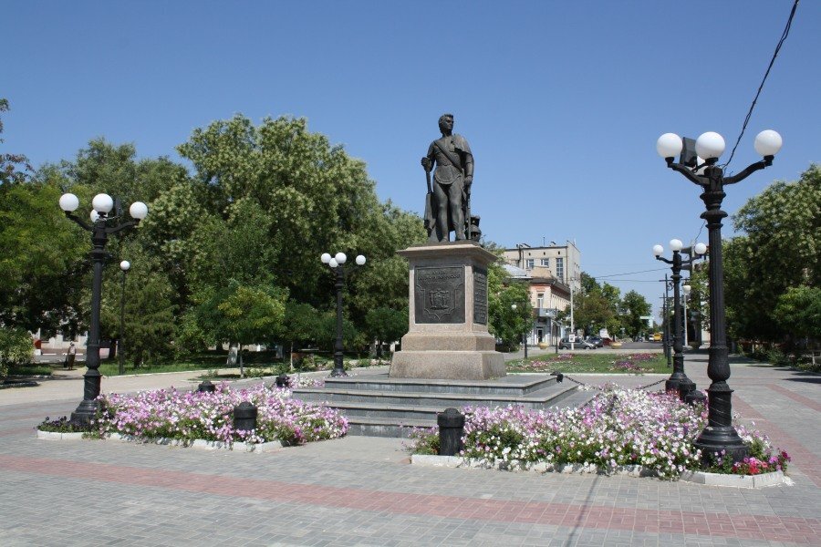 Херсон, памятник Г. Потемкину, источник фото - сайт https://clck.ru/dWKg9