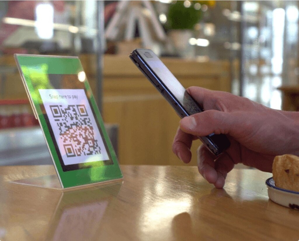 Тверитянам напомнили об альтернативе платежным системам – QR-кодах