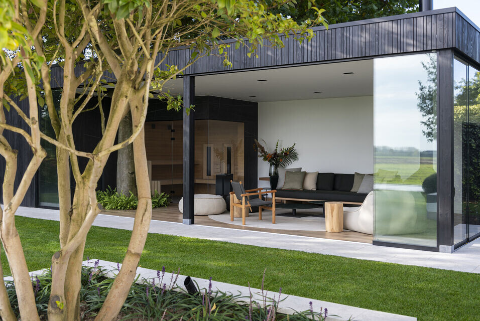 Плитка с ярко выраженной текстурой дерева в проекте дома