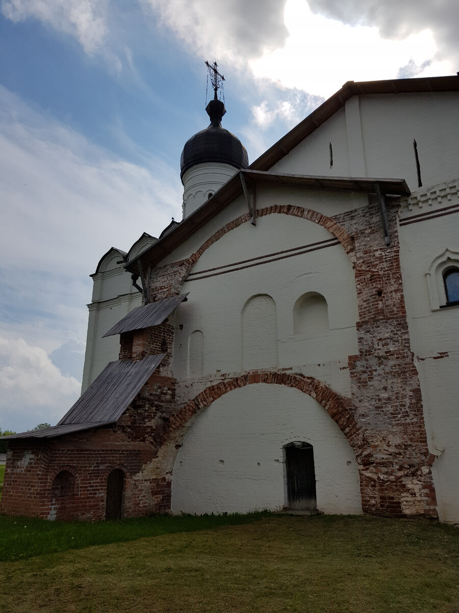 Церковь Благовещения Пресвятой Богородицы с трапезной палатой