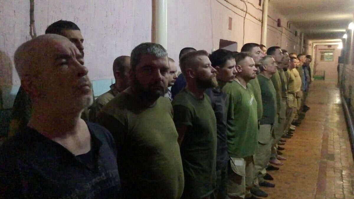    Сдавшиеся в плен бойцы ВСУ под Лисичанском© РИА Новости / Пресс-служба Минобороны РФ