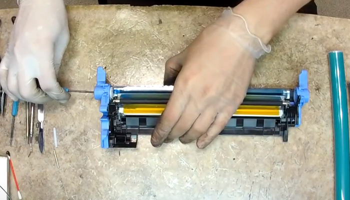 Фото 21. Снимаем ролик заряда