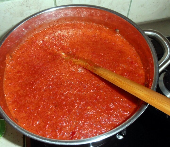 Научили варить густой Краснодарский соус за 15 мин: ленивый метод без уваривания и 3 тонкости для густоты, цвета и вкуса