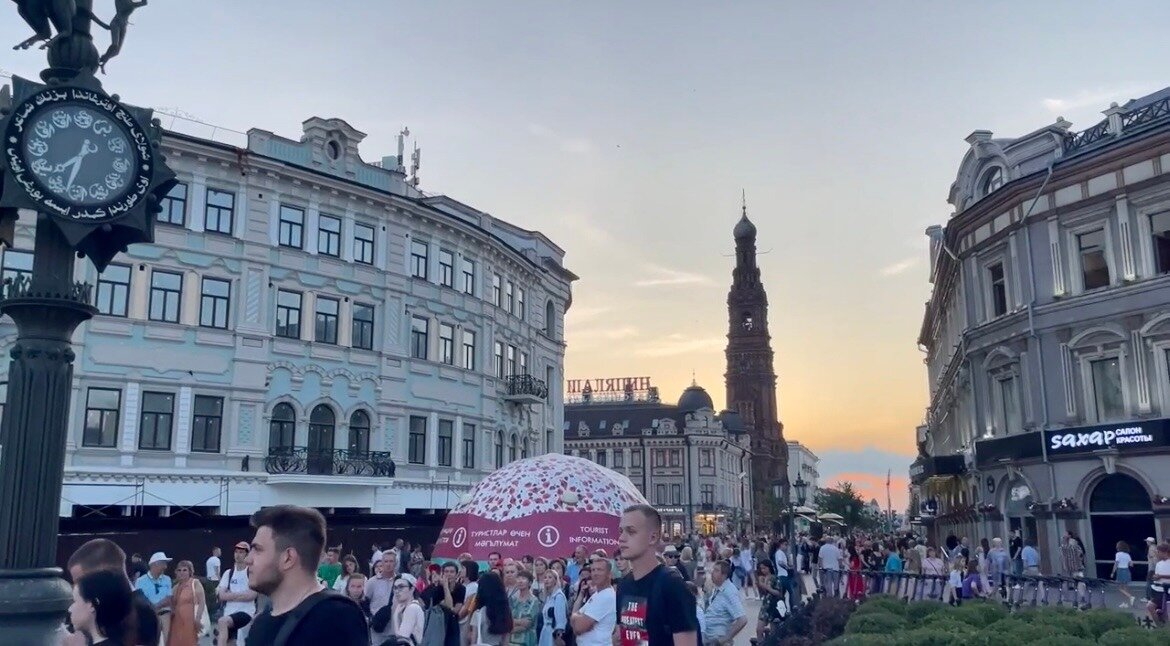 Казань 2022: летом на улице Баумана не протолкнуться
