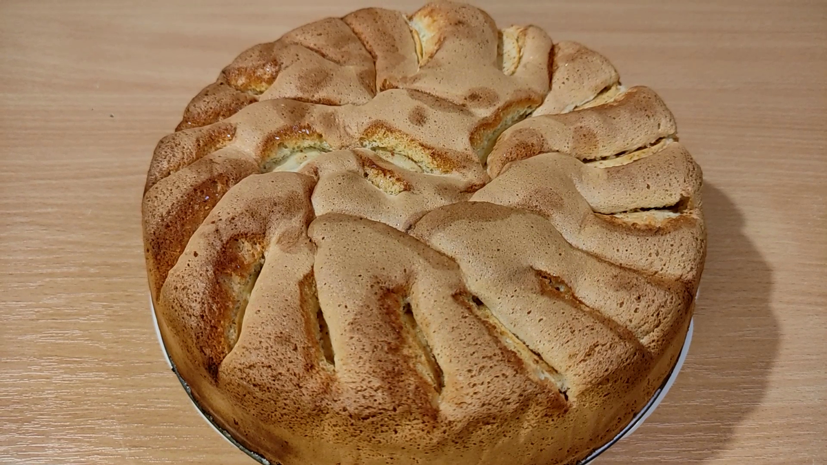 Нежный яблочный пирог с ванилью