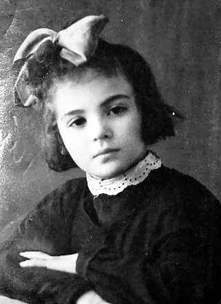 Марина Цветаева в детстве