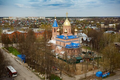 . Дневник из рифм длинною в жизнь: клочки бумаг, газет, событий, суровой нитью наспех сшит, лежит во тьме на ключ закрытый. . Отбиты уголки стола, и ног устойчивость забыта. Беспечность юности прошла.