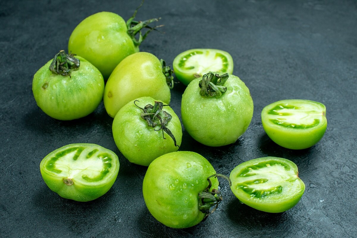 Маринованные зеленые помидоры «Пальчики оближешь»