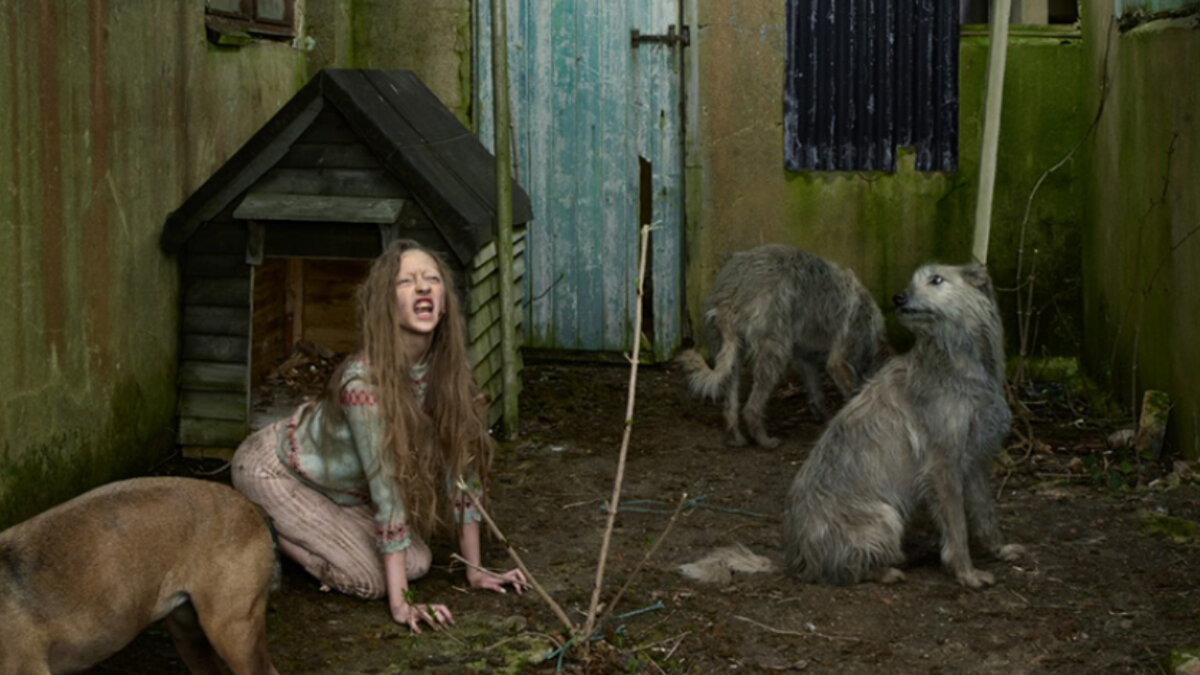 Когда тебе  5 лет, то жизнь кажется игрой  и  достаточно лишь нажать волшебную кнопку, чтобы отмотать всё назад.