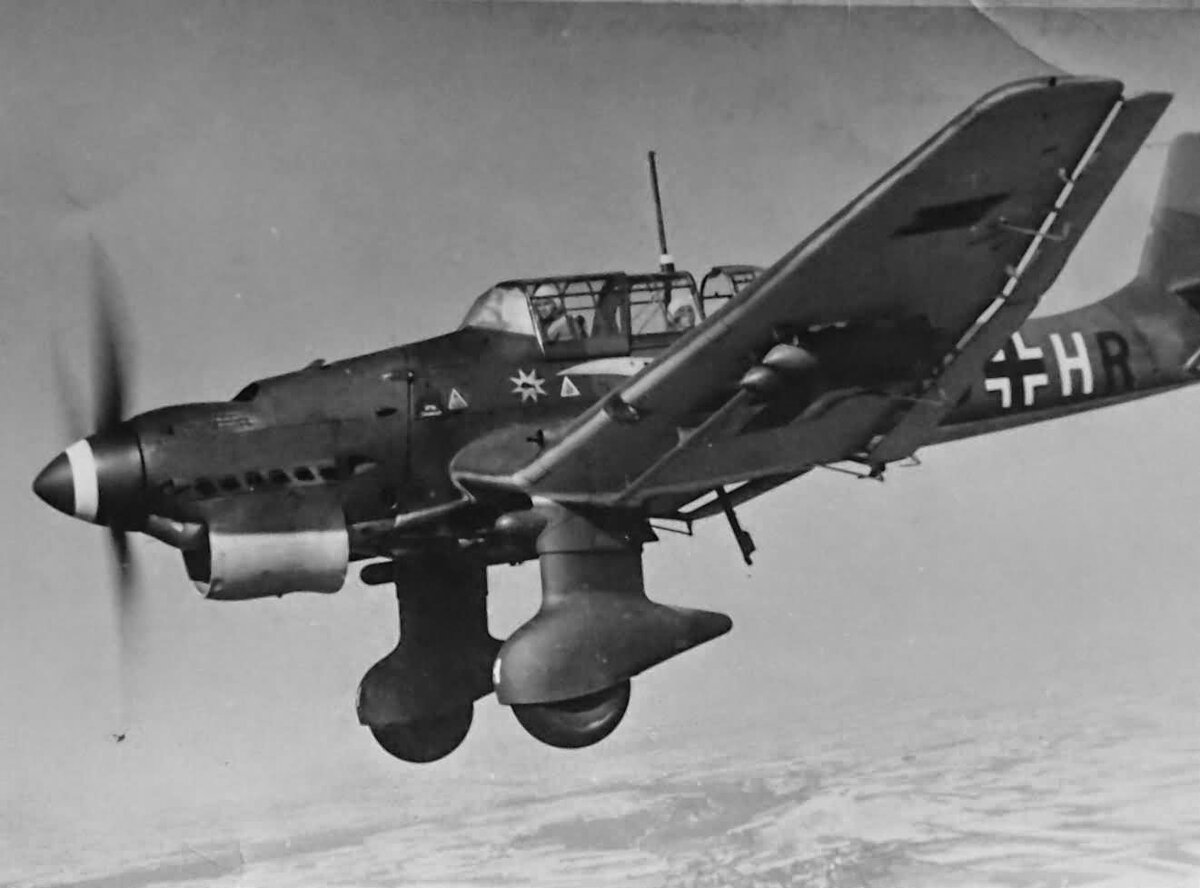 Пикирующий бомбардировщик Ju-87