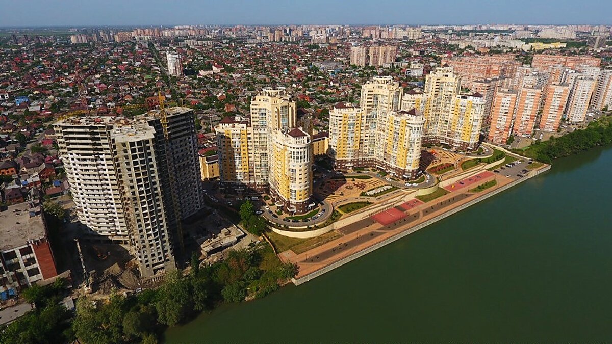 Центр города краснодар жк большой. Жк центральный на буденного краснодар. Квартиры центральном районе краснодара. Краснодар ул красная 176. Жк центральный краснодар.