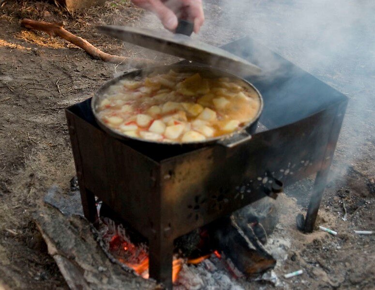 Зефир маршмеллоу, жаренный на костре