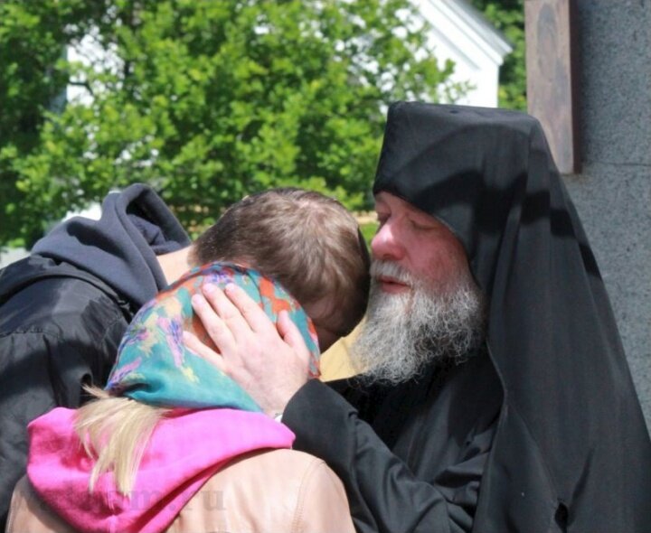 На сайт Валаамского монастыря valaam.ru периодически поступают вопросы, касающиеся темы экзорцизма или отчитки.