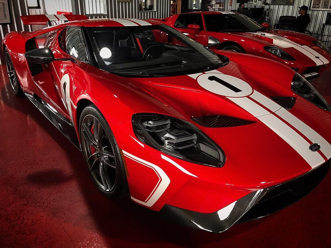 Реалми жт 2 про. Hennessey Ford gt. Ford gt 1000 2018. Ford gt 2017 бордовый. Ford gt концепт.