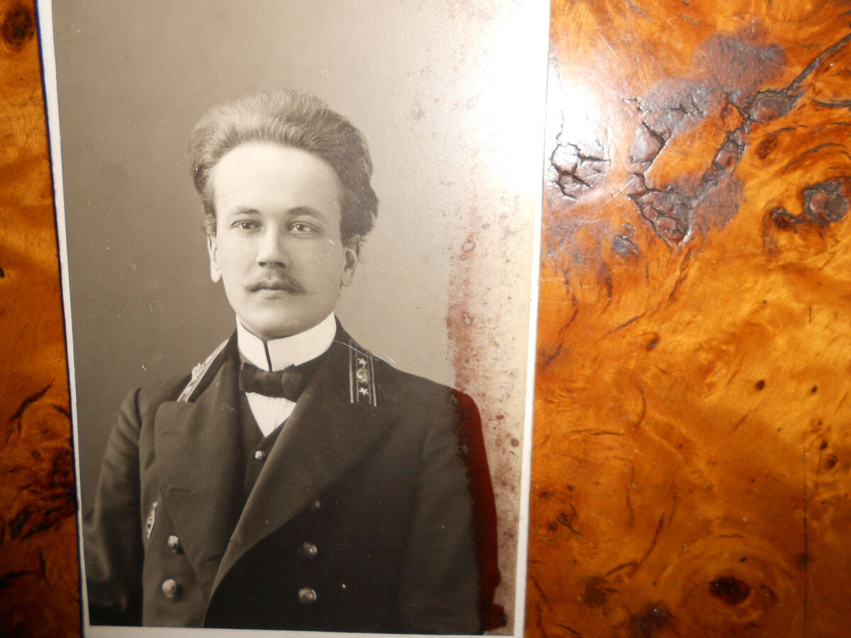 Коллежский асессор в форме